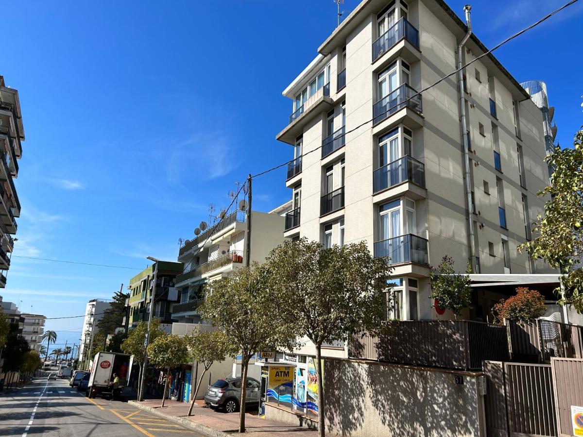 Apartaments Superiors Mtb Only Couples Lloret de Mar Extérieur photo